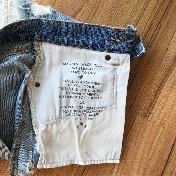 Aritzia🖤Talula Cut-Off Shorts - Picture 5 of 5